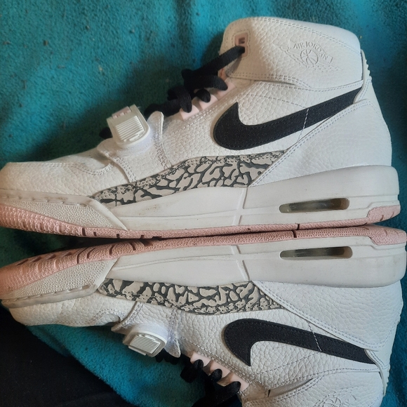 Nike Air Jodan Legacy - Picture 2 of 8